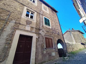 2 LOCALI A SUBIACO