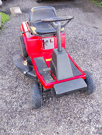 Trattorino tagliaerba