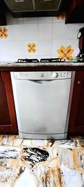 Indesit lavastoviglie Libera installazione 12 cop