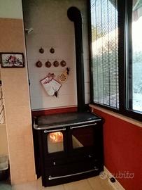 Stufa cucina a legna Nordica con forno