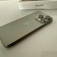 iPhone 15 pro Natural Titanium