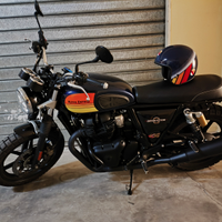 Royal enfield interceptor blu Barcellona 650