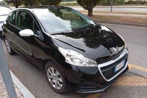 Peugeot 208 1.2 Benzina 75 CV – 70.000 km – 2018 –