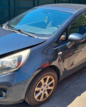 Ricambi vari Kia Rio 1.1CRDI 75cv del 2014