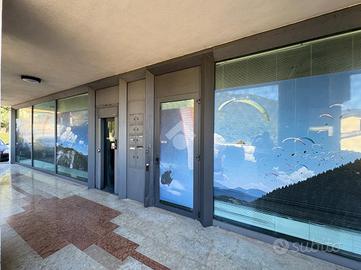 NEGOZIO A BORSO DEL GRAPPA