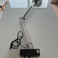 Lampada da lavoro con lente di ingrandimento