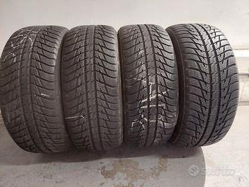Gomme Invernali Nokian 235/50 R18 -