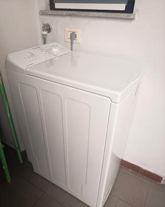 lavatrice Indesit carica dall'alto 