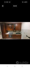Cucina in legno,arte povera. No truciolato.