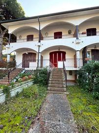 4 LOCALI A COMACCHIO