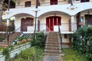 4 LOCALI A COMACCHIO