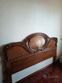 Struttura letto matrimoniale in legno intarsiato 