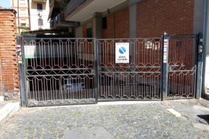 Magazzino c 2 220 mq