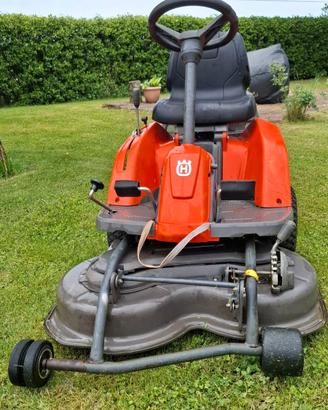 Trattorino taglia erba Husquarna Rider 111b