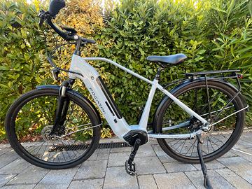 Bicicletta elettrica da donna. Focarini Sentiero