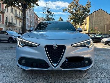 Alfa Romeo Stelvio 2.2 190 cv q4 Business