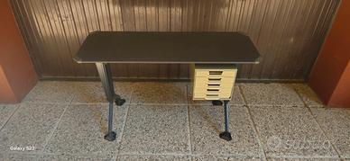 Scrivania Arco di Studio BBPR x Olivetti Synthesis