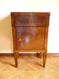 Antico mobiletto in noce primi 800