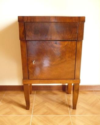 Antico mobiletto in noce primi 800
