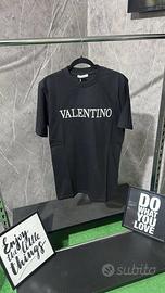 T-shirt valentino XL nera nuova con etichetta