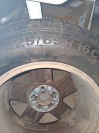 1 cerchio in lega con pneumatico toyota rav4 