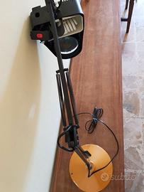 Lampada con grande lente  Perez srl
