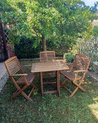 Set tavolo + tre sedie 