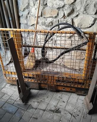 Arnesi pavimentatore per autobloccanti