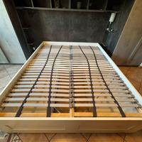 Struttura letto matrimoniale Ikea con reti