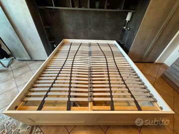 Struttura letto matrimoniale Ikea con reti