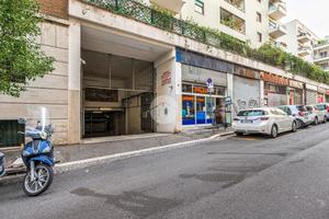 AUTORIMESSA A ROMA