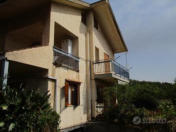 Villetta bifamiliare Aci Sant'Antonio