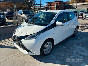 Toyota Aygo 1.0 VVT-i 69 CV 5 porte x-wave MMT