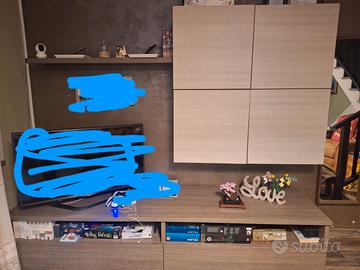 Mobile TV, due divani in pelle