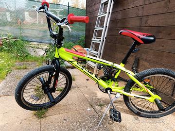 BMX Aurelia 20" – Freestyle con Rotor 360°