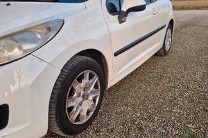 Peugeot 207 1.4 benzina/GPL