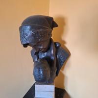 statua della maternità vintage in bronzo