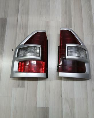 Fanali posteriori pajero v60