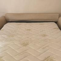 Divano tre posti con letto una piazza e mezzo