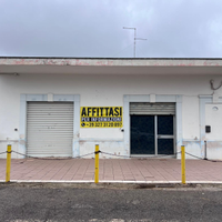 Locale commerciale 100 m2