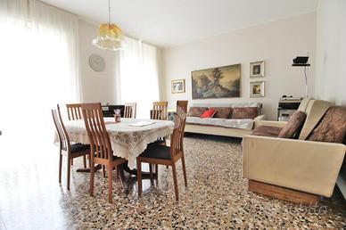 3 LOCALI A MARIANO COMENSE