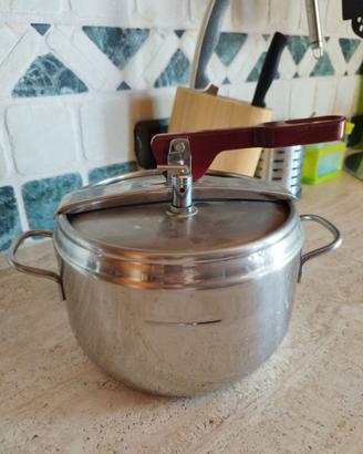 Pentola a pressione Lagostina