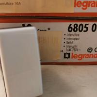 LEGRAND CROSS 680500 - Interruttore luminoso 1P