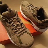Puma Sneakers