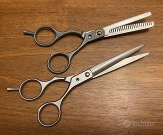 Set di due forbici professionali vintage