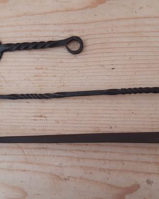 Forchettone e taglia pasta antichi ferro battuto