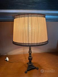 Lampada da tavolo in bronzo, linea neoclassica