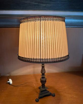Lampada da tavolo in bronzo, linea neoclassica