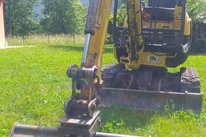 MINIESCAVATORE PC15R-8 ESCAVATORE 