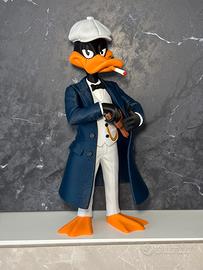 Daffy Duck versione peaky blinders statua